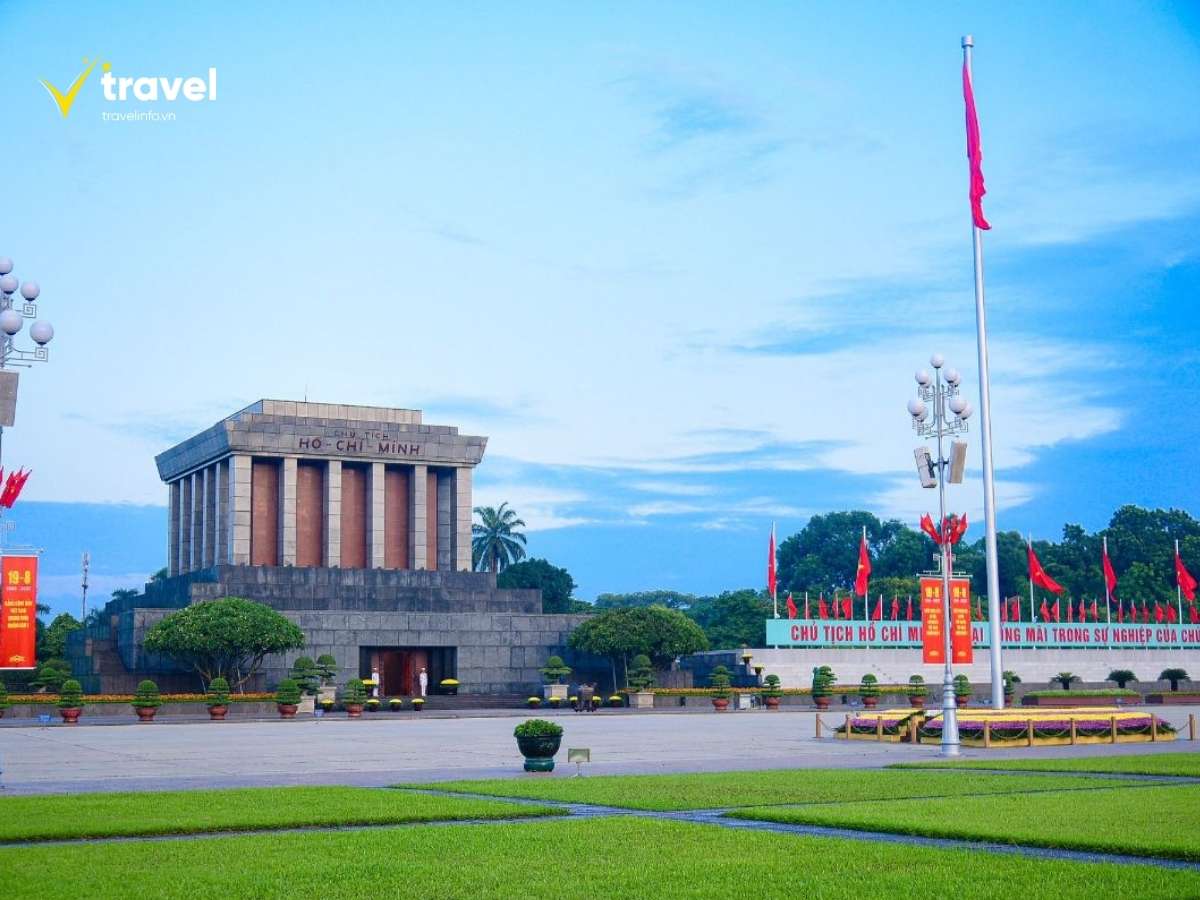 20+ Địa Điểm Du Lịch Hà Nội Không Thể Bỏ Lỡ Trong Mùa Hè 2025