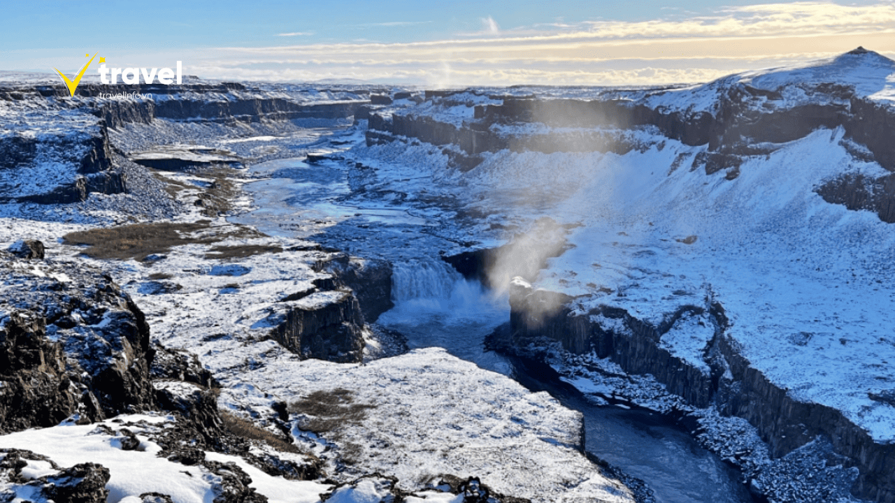 Điểm Ngắm Cảnh Tại Thác Dettifoss
