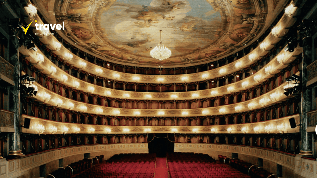 Khi đến tham quan Nhà hát La Scala