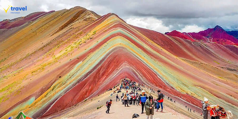 Vinicunca – Núi Cầu vồng rực rỡ sắc màu