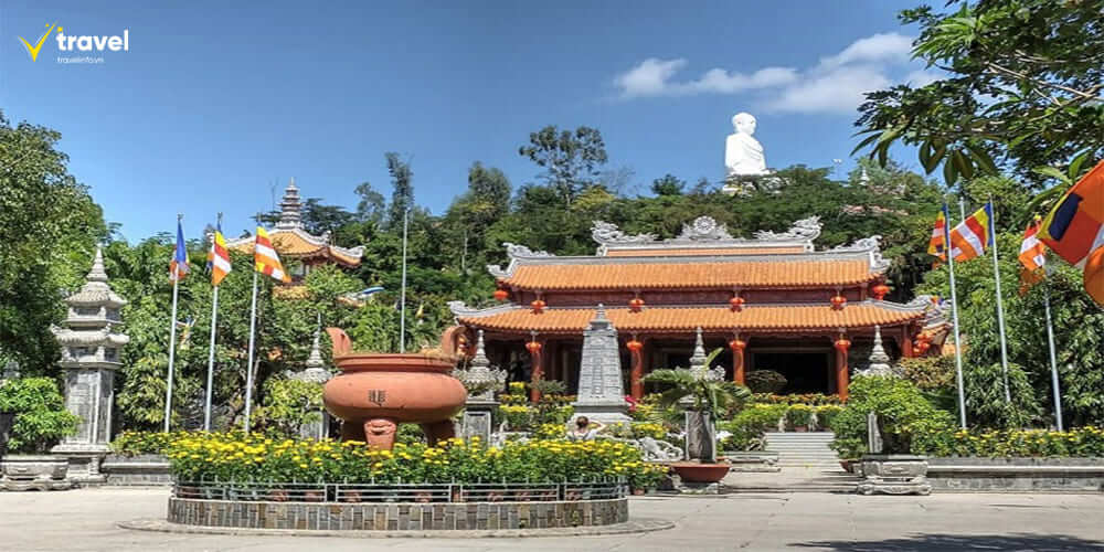 Chùa Long Sơn – Ngôi chùa nổi tiếng tại Nha Trang