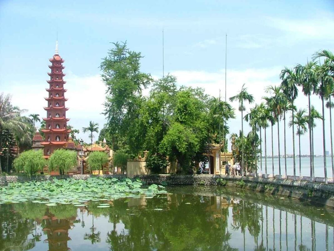 Chùa Trấn Quốc – 5 Giá Trị Tâm Linh Và Kiến Trúc Làm Say Đắm Lòng Người