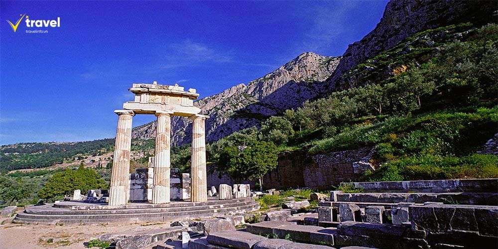 Di Chỉ Khảo Cổ Delphi: Trung Tâm Thần Thoại Của Hy Lạp