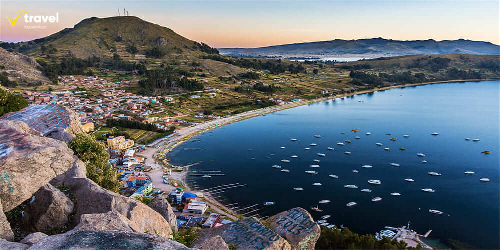 Hồ Titicaca – Hồ nước thiêng liêng của dãy Andes