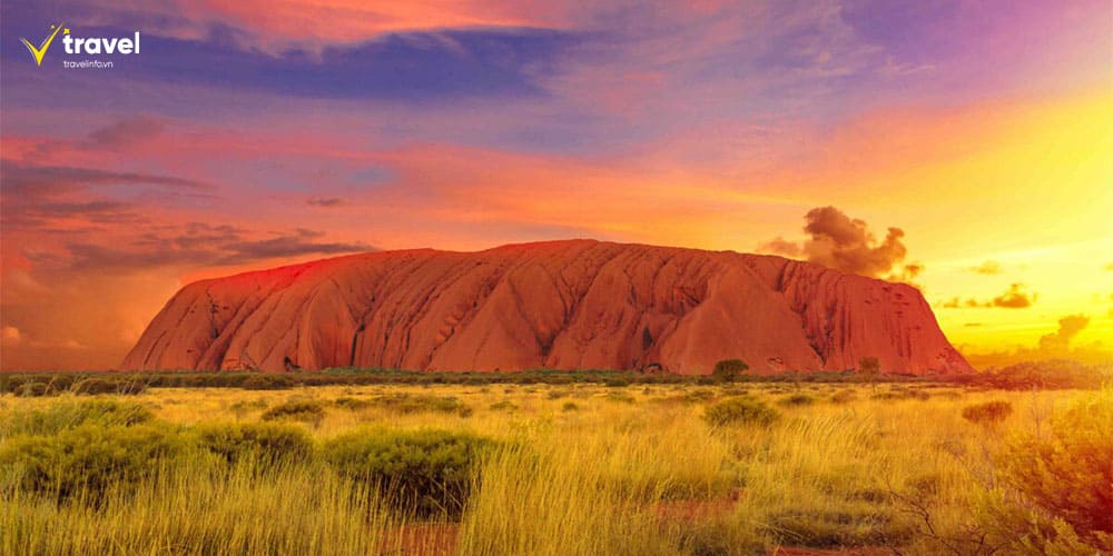 Uluru (Ayers Rock) – Biểu Tượng Văn Hóa và Tự Nhiên