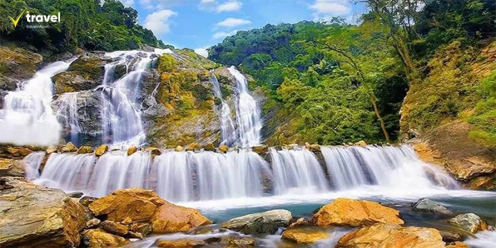 Thác Trắng Minh Long – Dòng thác tuyệt đẹp giữa núi rừng