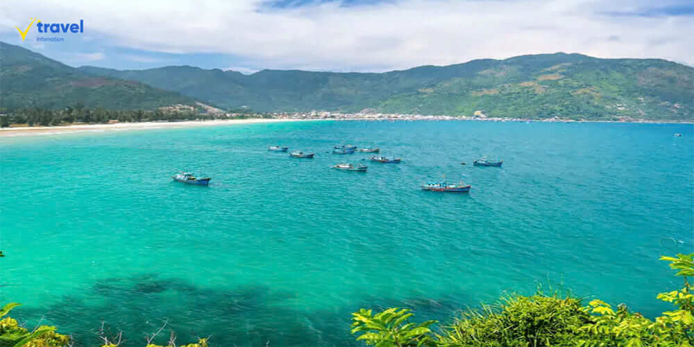Vịnh Vũng Rô: Cảnh Quan Mơ Mộng, Nước Biển Trong Xanh