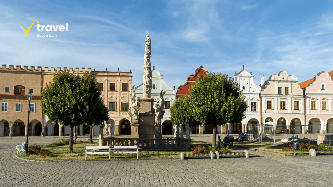 Thị Trấn Telč với màu sắc sâu đậm, những đường cong duyên dáng và lối kiến trúc đặc trưng 