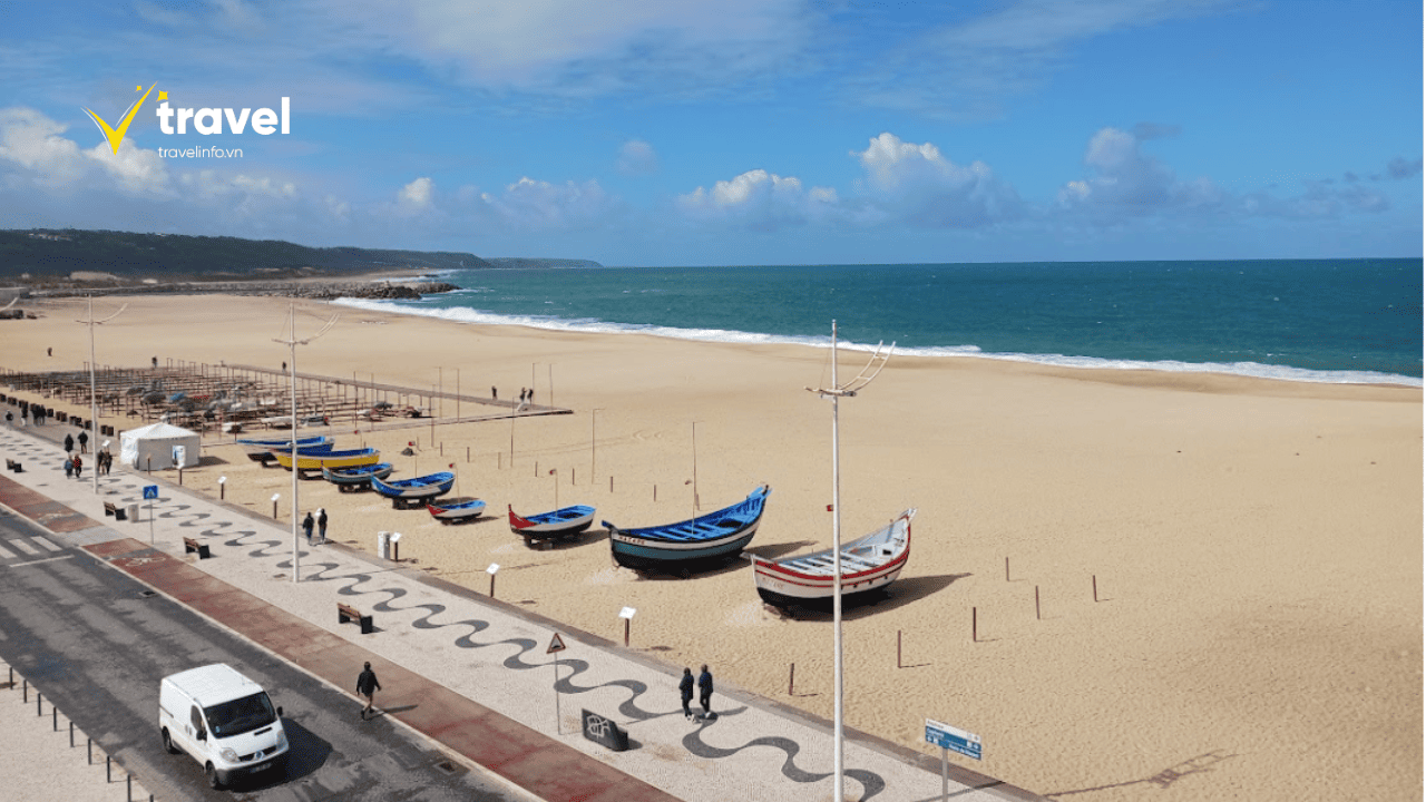Vẻ Đẹp Mộc Mạc Của Làng Chài Nazaré