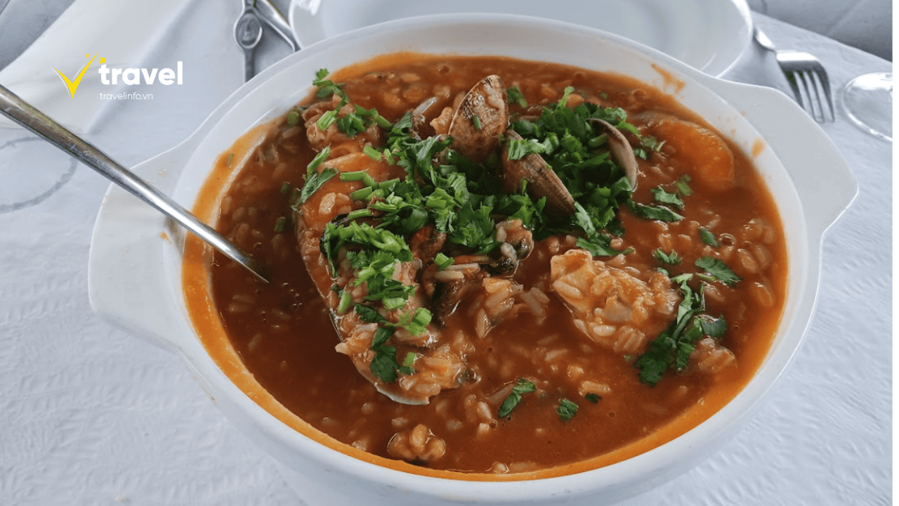 Món Ăn Phải Thử: Arroz de Marisco