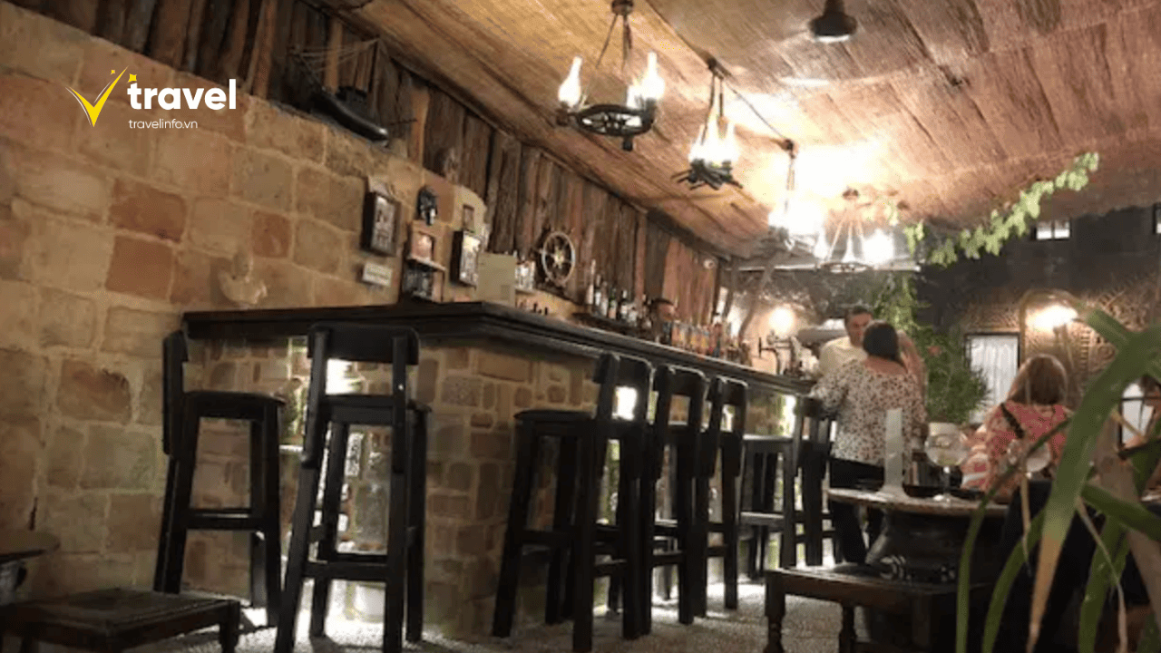 Hoàng Hôn Từ Quán Bar Trên Cao