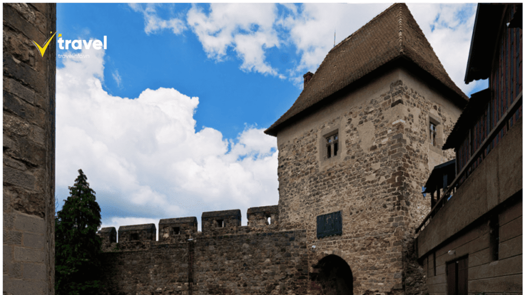 Cung Điện Hoàng Gia Visegrád