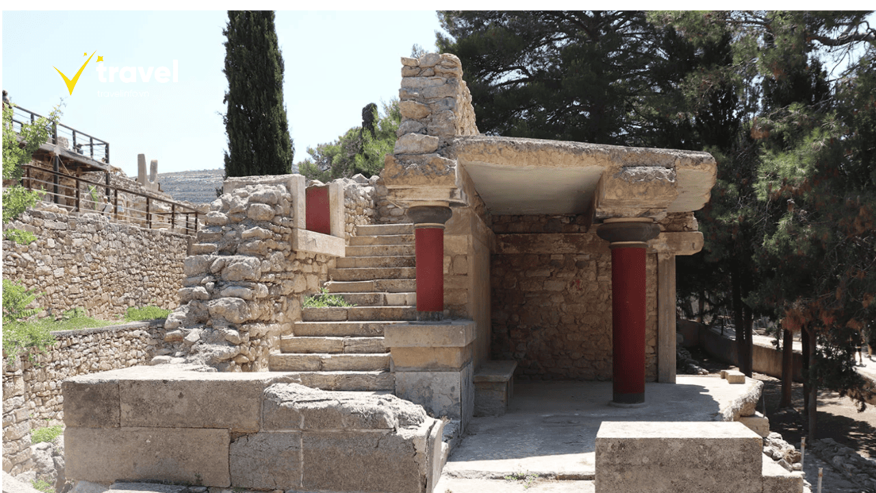Quảng Trường Trung Tâm – Trái Tim Của Knossos