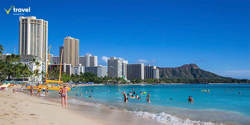 Honolulu và Bãi biển Waikiki – Trái tim sôi động của Đảo Hawaii
