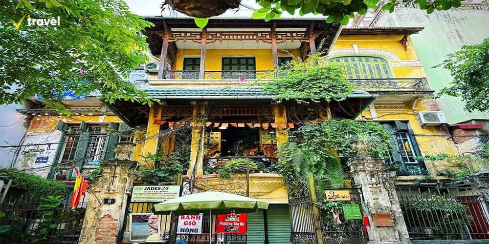Quán Cà Phê Loading T – Tầng 2 Cổ Điển View Nhà Thờ Cực Chill