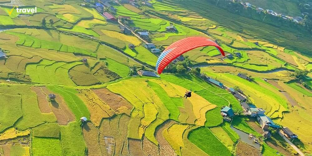 Bay dù lượn trên đèo Khau Phạ – “Bay trên mùa vàng”